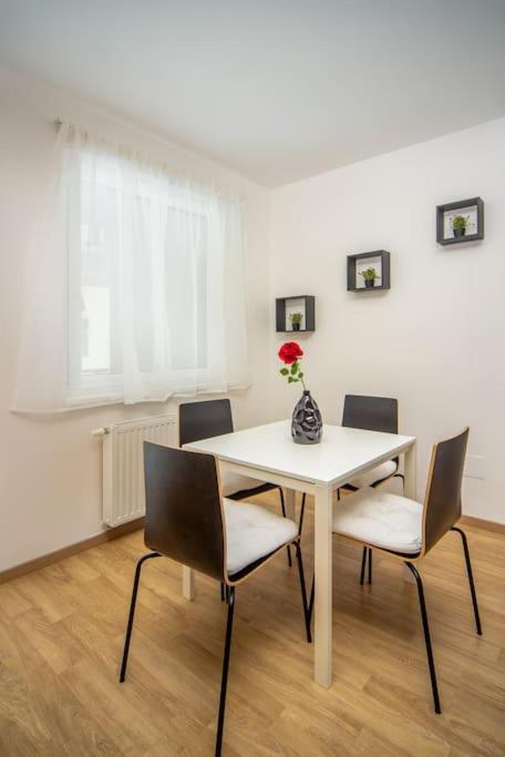 Grace Pine Apartment 1 Budapest Exterior foto